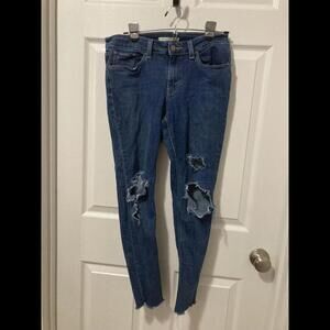 Levi's 535 Women's Super Skinny Ripped Knees Jeans - W30/L28, Trendy & Stylish